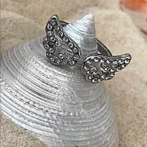 Rhinestone Angel Wings Ring. Religious Ring.  Carry your Angel with you.💕